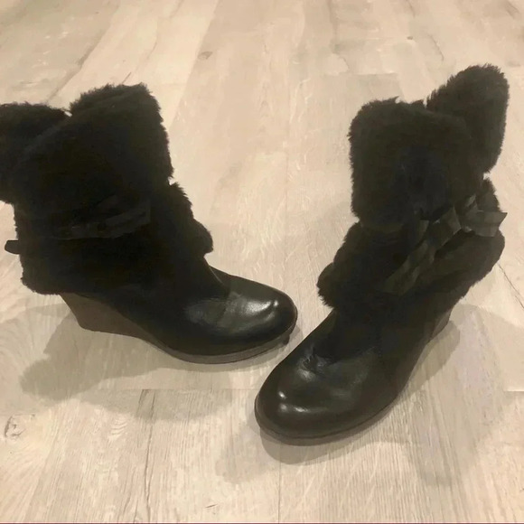 Baretrap boots—women - Picture 2 of 6